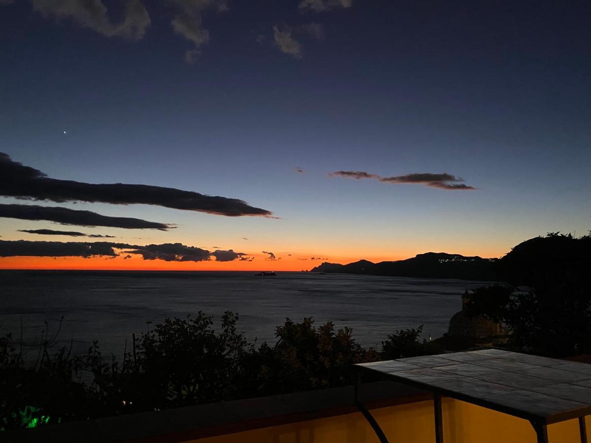 Il Profumo Dei Fiori Apartment Praiano Luaran gambar