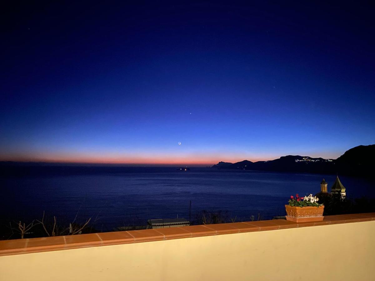 Il Profumo Dei Fiori Apartment Praiano Luaran gambar