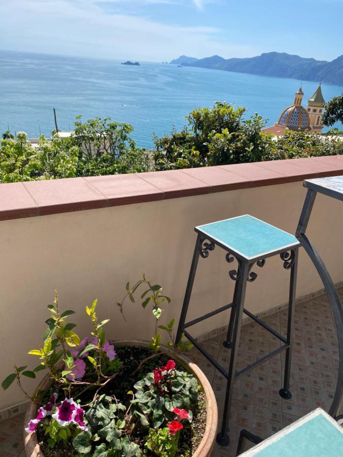 Il Profumo Dei Fiori Apartment Praiano Luaran gambar