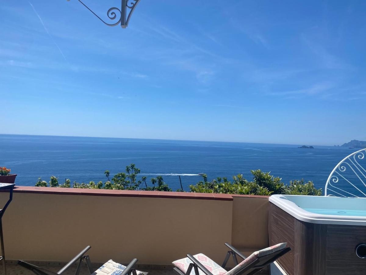Il Profumo Dei Fiori Apartment Praiano Luaran gambar