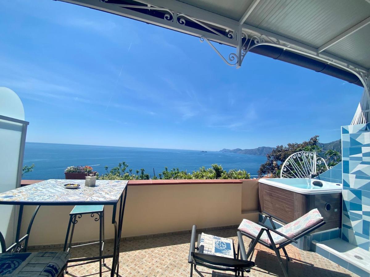 Il Profumo Dei Fiori Apartment Praiano Luaran gambar