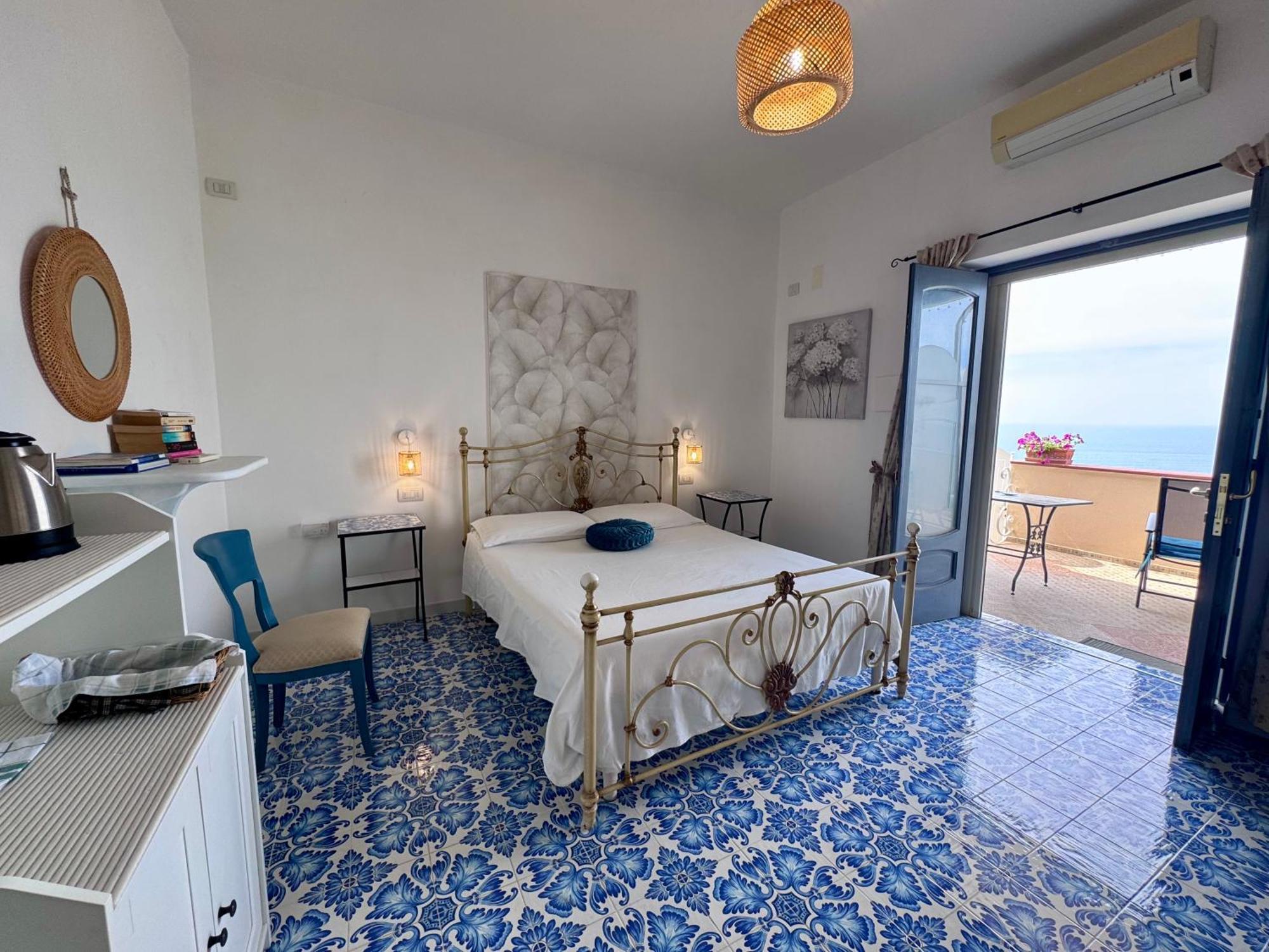 Il Profumo Dei Fiori Apartment Praiano Luaran gambar